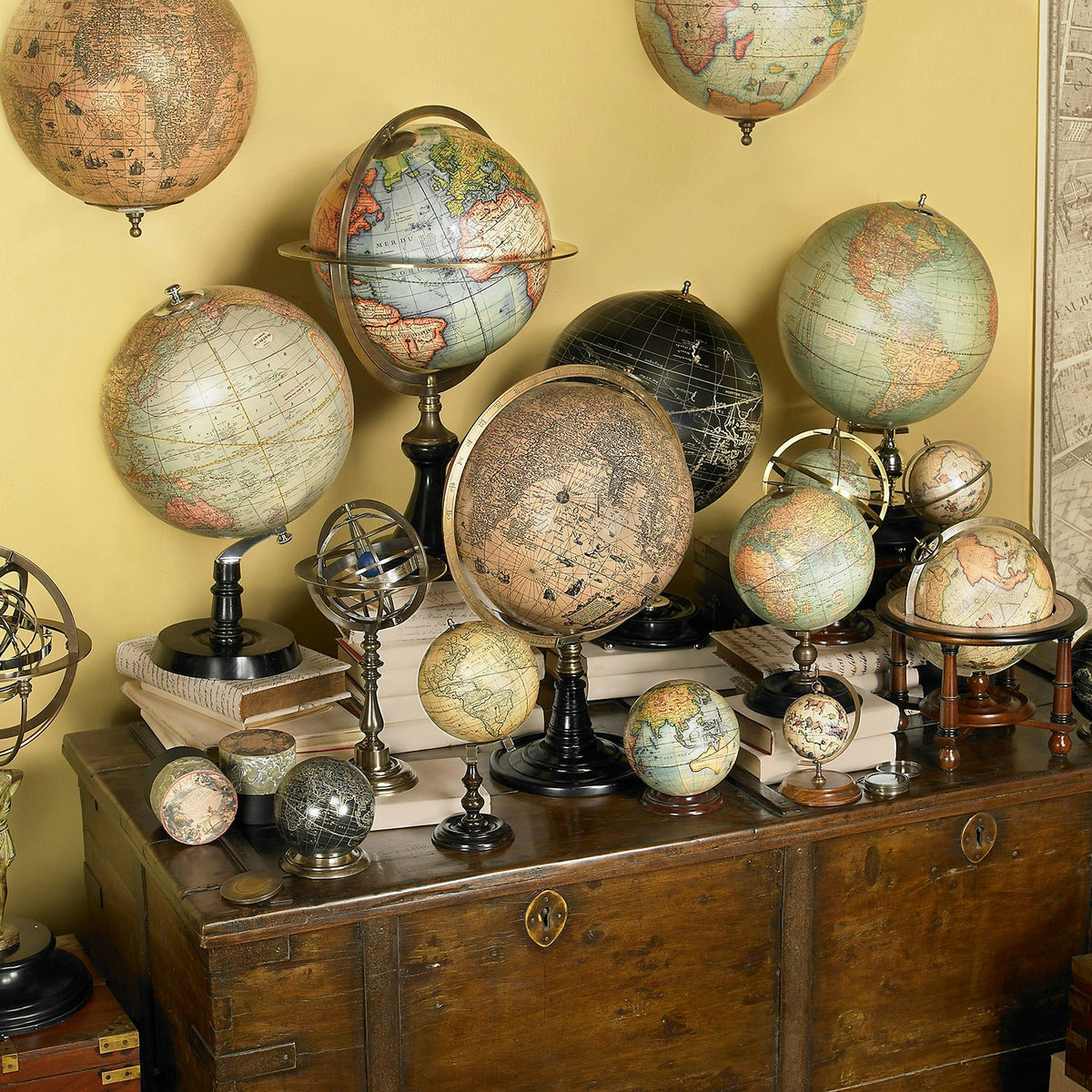  Hondius 1627 Globe