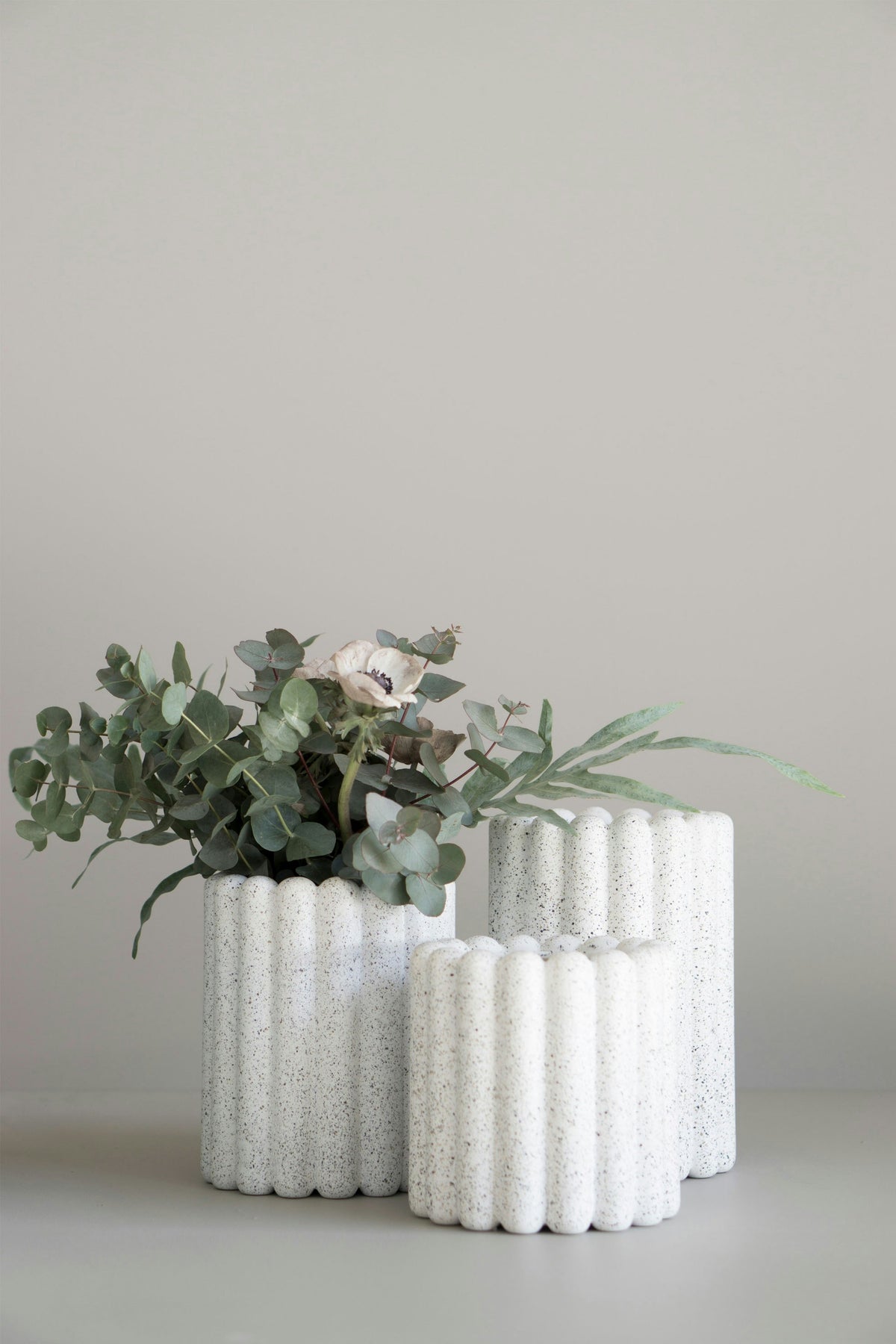 DBKD Mist Blumentopf, Medium/ White Dot