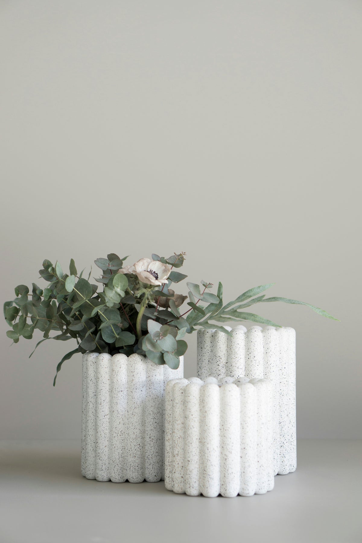 DBKD Mist Blumentopf, Medium/ White Dot