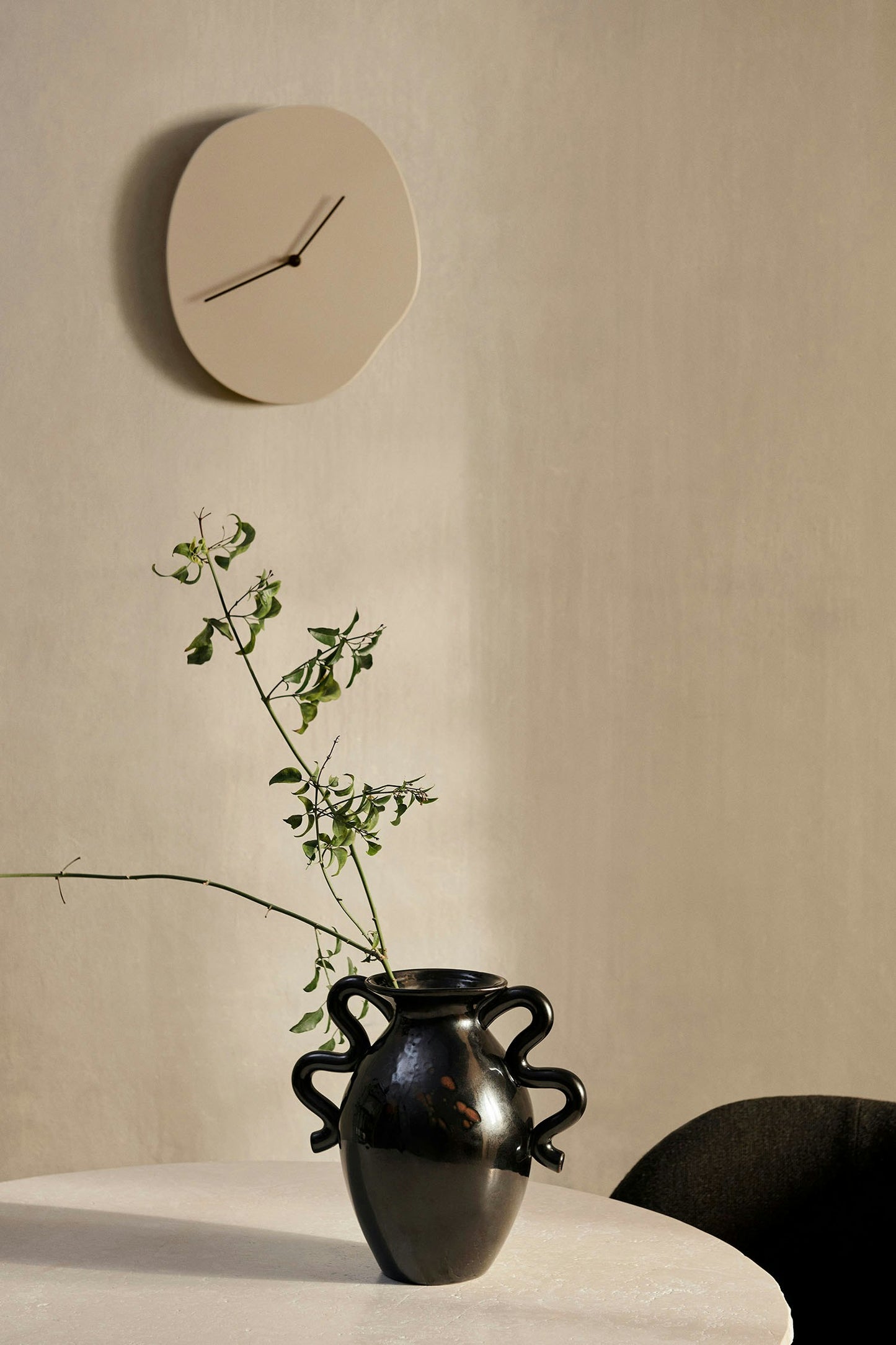 Ferm LIVING Melt Wanduhr, Cashmere