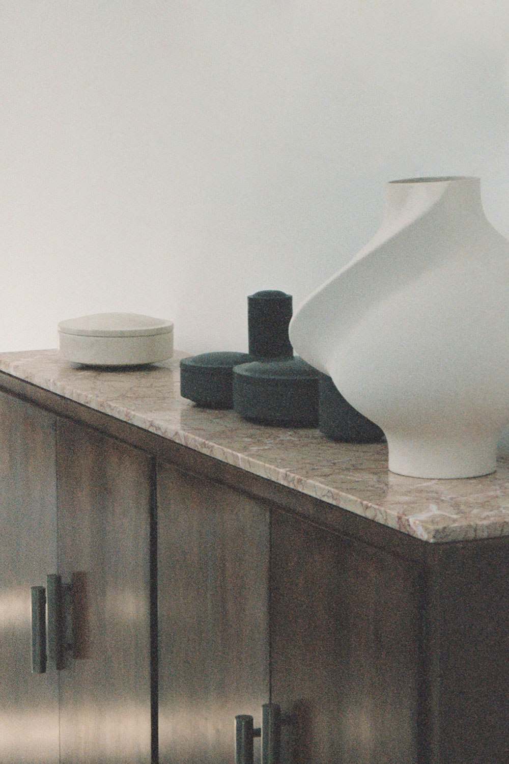  Gallery Objects 06 Dose Ø20 Cm, Black Basalt