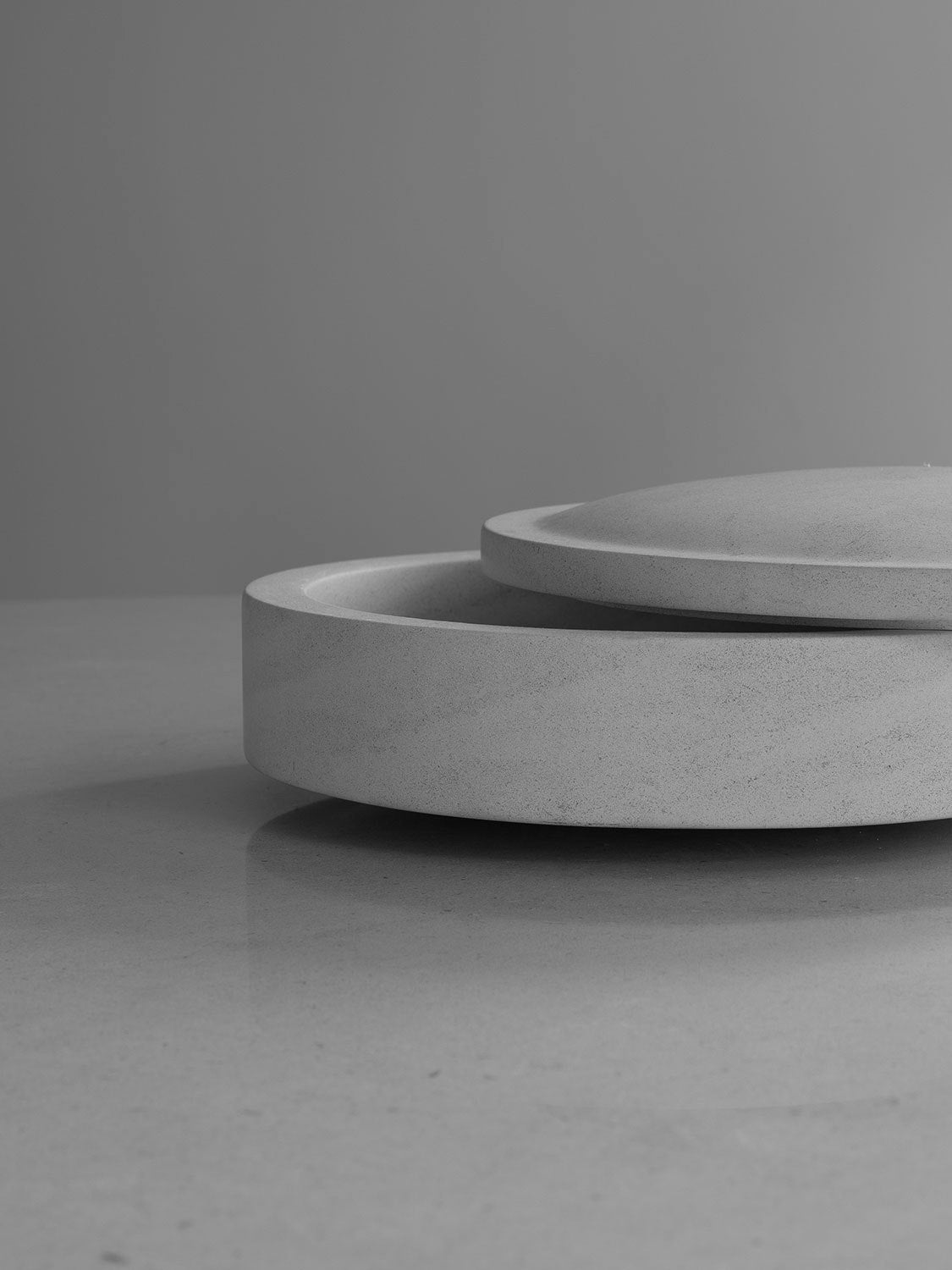  Gallery Objects 06 Dose Ø20 Cm, Lime Stone